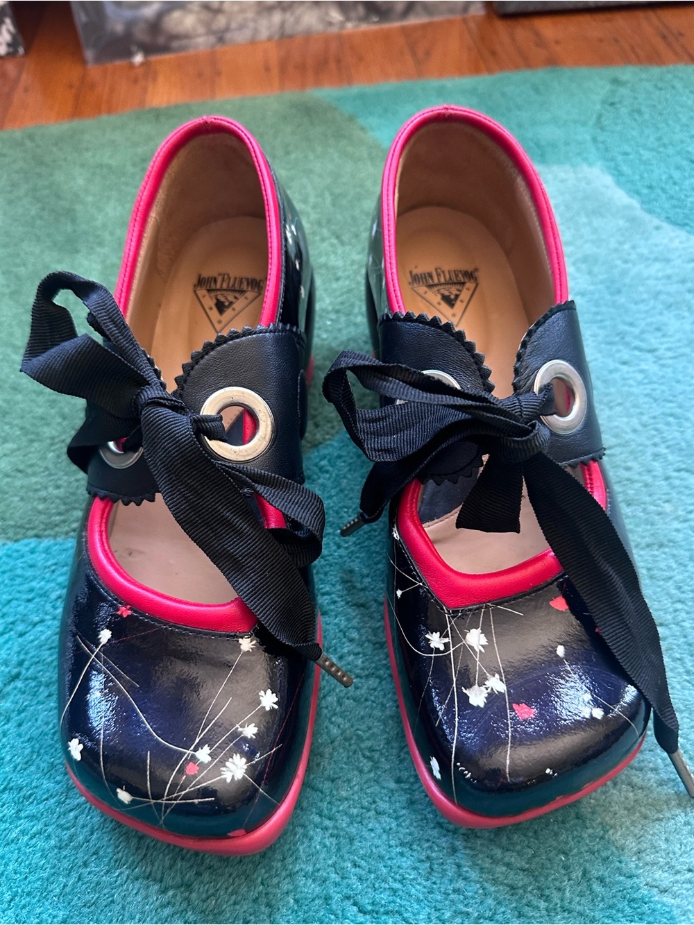 Fluevog EXCELLENT Choice Adele black patent floral MJ w/ heart heels-8 (fit 7.5) - Picture 3 of 16
